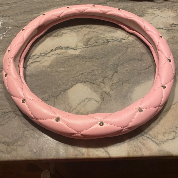 Vegan leather steering wheel cover in light pink - Picture 1 of 6